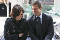 Castle – Über ihren Ex-Freund Will Sorenson (Bailey Chase, r.) versucht Kate Beckett (Stana Katic, l.) mit dem Mafioso Jimmy Moran in Kontakt zu kommen ...