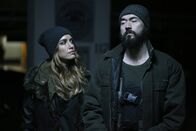 The Strain – Starten mit neuen Informationen einen Angriff auf den Master: Dutch (Ruta Gedmintas, l.) und Fet (Kevin Durand, r.) ...