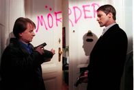 Kommissar Rex – (v.li.) Heinz Weixelbraun (Christian Böck), Gedeon Burkhard (Alexander Brandtner).