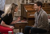 B Positive – Samantha (Briga Heelan, l.); Drew Dunbar (Thomas Middleditch, r.)