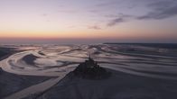 Wunderwerke der Weltgeschichte – Die Gezeiten in der Bucht des Mont-Saint-Michel gehören zu den stärksten ganz Europas.