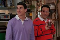 The Goldbergs – (v.li.) Sam Lerner (Geoff Schwartz), Troy Gentile (Barry Goldberg).