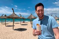 Was kostet... – Sven Kroll an der Playa de Palma auf Mallorca