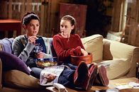 Gilmore Girls – (v.li.) Lauren Graham (Lorelai Gilmore), Alexis Bledel (Lorelai 'Rory' Leigh Gilmore).