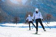 Langlauf: Weltcup – Ein Mann und eine Frau, Langläufer, beim Training