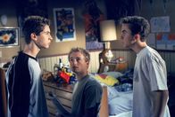 Malcolm mittendrin – Von links: Reese (Justin Berfield), Francis (Christopher Masterson) und Malcolm (Frankie Muniz)