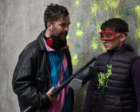 The Aliens – Fabien (Trystan Gravelle, l.); Davide (Sammy Williams, r.)