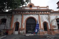 Stadt Land Kunst – Anfang der 1920er Jahre, unmittelbar nach der mexikanischen Revolution, wird Veracruz von der Beulenpest heimgesucht. Die Epidemie trifft vor allem die Armenviertel zum Beispiel das Viertel La Huaca.