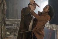 Charmed – Viralis (Tyler Blackburn, l.); Macy Vaughn (Madeleine Mantock, r.)
