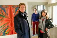 Der Alte – Bei der Freundin und Mitbewohnerin Caro Glanz (Rosalie Schlagheck, M.) erfahren Caspar Bergmann (Thomas Heinze, l.) und Annabell Lorenz (Stephanie Stumph, r.) mehr über das Leben des Opfers Ada Sahin.
