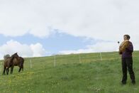 Signes – Florance Treuthardt mit schamanischer Trommel