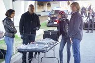 Navy CIS: L.A. – (v.l.n.r.) Kensi Blye (Daniela Ruah); Sam Hanna (LL Cool J); Fatima Namazi (Medalion Rahimi); Marty Deeks (Eric Christian Olsen)