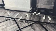 Ermittler! – Die Spurensicherung der Polizei Gotha hat dieses Foto gemacht. Es zeigt mehrere Schuhabdrücke im Museum, die vom Täter stammen müssen.