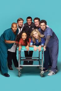 Scrubs - Die Anfänger – (3. Staffel) - Die Belegschaft des Sacred Heart Hospitals muss täglich mit neuen Überraschungen rechnen: (hinten) John Dorian (Zach Braff, r.), Turk (Donald Faison, l.), Dr. Phil Cox (John C. McGingley, 2.v.r.), Hausmeister (Neil Flynn, M.), Dr. Bob Kelso (Ken Jenkins, 2.v.l.) (vorne) Elliot (Sarah Chalke, r.), und Carla Espinosa (Judy Reyes, l.) ...