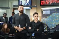 FBI: Special Crime Unit – FBI SA Omar Adom 'OA' Zidan (Zeeko Zaki, l.); FBI SA Maggie Bell (Missy Peregrym)