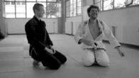 Streetphilosophy – BJJ-Kämpferin Barbara Ruiken (links) legt Jonas aufs Kreuz: Mit der richtigen Technik kann sie jeden Gegner auf die Matte pfeffern – auch wenn er größer und stärker ist als sie.