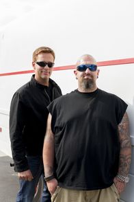 Auction Hunters - Zwei Asse machen Kasse – L-R: Allen Lee Haff and Clinton 'Ton' Jones.