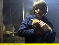 Tiere bis unters Dach – Meint Quirin Emmanuel es wirklich gut mit dem kleinen Kätzchen?