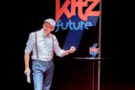 SOKO Kitzbühel – Das Start-up-Event "Kitz4Future" endet für den ehrgeizigen Entrepreneur Tim Trebo mit einer herben Enttäuschung und kurze Zeit später wird er tot aufgefunden.