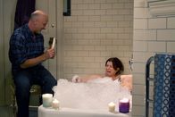 How I Met Your Mother – Nach und nach stellt Lily (Alyson Hannigan, r.) fest, dass Marshall sie an ihren Vater (Chris Elliott, l.) erinnert ...