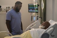 Atlanta Medical – AJ Austin (Malcolm-Jamal Warner, l.); Lamar Broome (David Alan Grier, r.)