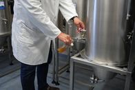 P.M. Wissen – In der Forschungsbrauerei Weihenstephan wird ein Bier mit einem besonderen Hefestamm gebraut.