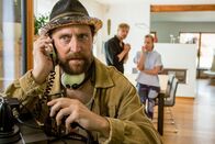 Alles finster – L-R: Norbert (Christian Strasser), Matias (Tambet Tuisk), Laura (Miriam Fussenegger).