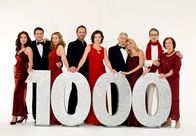 Rote Rosen – v.l.n.r. Maria Fuchs, Hermann Toelcke, Birgit Würz, Nicolas König, Mona Klare, Gerry Hungbauer, Roswitha Schreiner, Rolf Zacher und Brigitte Antonius.