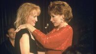 Grüße aus Hollywood – Suzanne Vale (Meryl Streep, l.) und Doris Mann (Shirley MacLaine, r.)