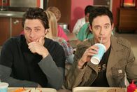 Scrubs - Die Anfänger – (v.li.) Zach Braff (John 'J.D.' Dorian), Tom Cavanagh (Dan).