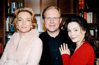 Feine Dame – (v.li.) Aglaia Szyszkowitz (Regina Steinberg), Harald Krassnitzer (Julius Steinberg), Julia Stemberger (Nora Moor).