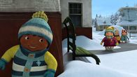 Snowsnaps' Winterspiele – Jonas gelingt es, sich vor Kiki zu verstecken