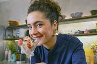 Zu Tisch mit Lucie - Kitchen Hacks – Lucie hat Eis aus schwarzen Walnüssen zubereitet.