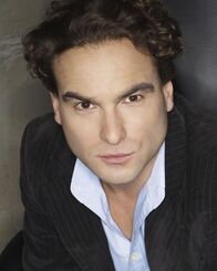 The Big Bang Theory – (2. Staffel) - Führt ein ziemlich seltsames Leben: Dr. Leonard Hofstadter (Johnny Galecki) ...