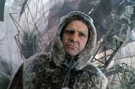 Das rote Zelt – Roald Amundsen (Sean Connery) findet bei seiner Rettungsaktion das Wrack der „Italia“.
