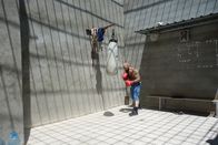 Überleben hinter Gittern – Was tun mit Frust und Einsamkeit hinter Gittern? Manche trainieren, andere studieren, wieder andere planen ihre Flucht.