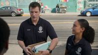 The Rookie – Nolan (Nathan Fillion) und Harper (Mekia Cox) engagieren sich in einem Bürgerbüro, um den Ruf der Polizei in der Bevölkerung zu verbessern. Nolan will einen guten Eindruck machen, doch merkt schnell, dass man sich Respekt erst verdienen muss.