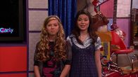 iCarly – L-R: Sam Puckett (Jennette McCurdy), Carly Shay (Miranda Cosgrove)
