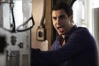 Scorpion – Um einen autistischen Jungen zu retten, der aus Versehen ein falsches Tablet mitgenommen hat, müssen Walter (Elyes Gabel) und sein Team den Jungen in der Stadt aufspüren, bevor die eigentlichen Besitzer des Tablets ihn finden ...