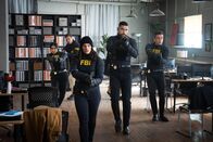 FBI: Special Crime Unit – (v.l.n.r.) FBI SA Dani Rhodes (Emily Alabi); FBI SA Maggie Bell (Missy Peregrym); FBI SA Omar Adom 'OA' Zidan (Zeeko Zaki); FBI SA Stuart Scola (John Boyd)