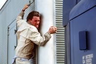 Breakdown – Um seine Frau vor den Entführern zu retten, begibt sich Jeffrey Taylor (Kurt Russell) mutig selbst in Gefahr und kämpft im Alleingang gegen die Verbrecher.