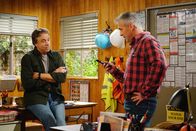 Man with a Plan – (v.li.) Kevin Nealon (Don Burns), Matt LeBlanc (Adam Burns).