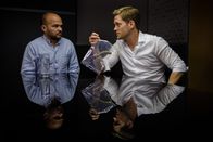 SOKO München – Dominik Morgenstern (Joscha Kiefer, r.) befragt Alois Hufnagel (Moritz Katzmair, l.).