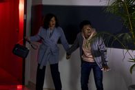 MacGyver – Lauretta Bozer (Wendy Raquel Robinson, l.) und Wilt Bozer (Justin Hires, r.)