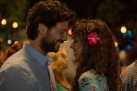The Pier – Oscar (Álvaro Morte, l.); Alejandra (Verónica Sánchez, r.)