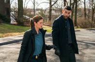 FBI: Special Crime Unit – Special Agent Maggie Bell (Missy Peregrym, l.) und Special Agent Omar Adom 'OA' Zidan (Zeeko Zaki, r.)