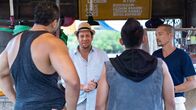 Almost Paradise – Alex Walker (Christian Kane) und Ernesto Alamares (Arthur Acuña)