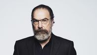 Homeland – (6. Staffel) - Als Carrie von ihrer Vergangenheit bei der CIA eingeholt wird, steht ihr ihr ehemaliger Kollege Saul (Mandy Patinkin) tatkräftig zur Seite ...