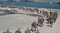 Der Zweite Weltkrieg - Apokalypse der Moderne – Soldaten des deutschen Afrika Korps marschieren in US-Gefangenschaft.