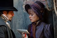 Klein Dorrit – L-R: Riguad (Andy Serkis) und Amy (Claire Foy)